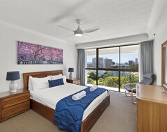 Khách sạn Gemini Court Holiday Apartments (Burleigh Heads, Úc)
