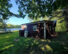 Entire House / Apartment Relaxing Rustic Cabin On The Lake 25 Feet From The Shore. (Princeton, USA)