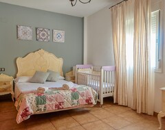 Cijela kuća/apartman 4 Bedroom Accommodation In La Carlota (La Carlota, Španjolska)