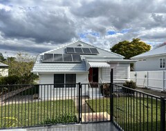 Hele huset/lejligheden Modern Pool Oasis & Seaside Abode (Brisbane, Australien)