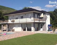 Toàn bộ căn nhà/căn hộ House Aronija With Swimming Pool (Grude, Bosnia and Herzegovina)