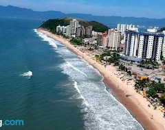 Entire House / Apartment Apto Em Frente A Praia (sem Vista Para A Praia) - Ar Condicionado Na SuÃte. (Caraguatatuba, Brazil)