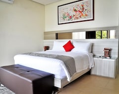 Hotel Pinus Villa 5 Bedroom With A Private Pool (Bandung, Indonezija)