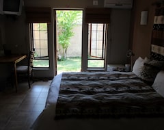 Koko talo/asunto Madidinkwe Guest Villa (Lephalale, Etelä-Afrikka)