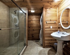 Koko talo/asunto Hawksbill Retreat Cabin 10 Hot Tub Mountain View Kaunis 45 hehtaarin lähellä Luray VA (Stanley, Amerikan Yhdysvallat)