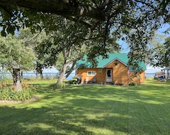 Toàn bộ căn nhà/căn hộ Cozy Cabin With Panoramic Lake Views, Quiet Area, Perfect For Family Get Aways (Plattsburgh, Hoa Kỳ)