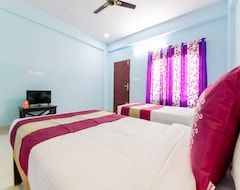 Hotel OYO 11620 Amare Highway Residency (Alappuzha, India)