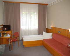 Khách sạn Neumaiers Hirsch -Gasthof Und Landhotel (Weißenhorn, Đức)