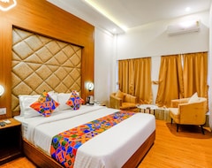 Khách sạn Oyo Flagship 81201 Sls Luxury Suites (Kottayam, Ấn Độ)
