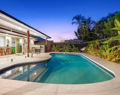 Hele huset/lejligheden Family Holiday Retreat 4 Bed Pool 5 Mins To Beach (Merrimac, Australien)