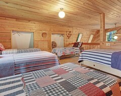 Koko talo/asunto Updated, Dog-friendly Cabin In A Secluded Area - Minutes From Beach & Town! (Bandon, Amerikan Yhdysvallat)