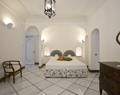 Koko talo/asunto Casa Ariel - Six Bedroom Villa, Sleeps 12 (Noepoli, Italia)