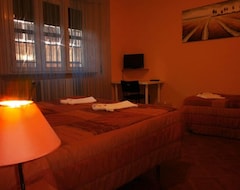 Bed & Breakfast Airport Pisa Rooms (Pisa, Italia)