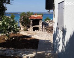 Koko talo/asunto Robinzon House Kornati (Tkon, Kroatia)