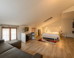 Khách sạn Hotel & Apartments " Perpoin " (Saluzzo, Ý)