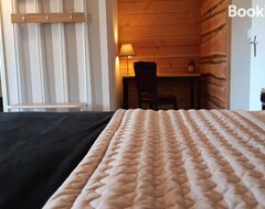 Bed & Breakfast Manoir Saint-Pardoux 63680 (La Tour-d'Auvergne, Francuska)