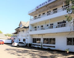 Hotel Dlux (Nakuru, Kenya)