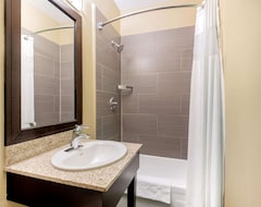 Hotelli La Quinta Inn & Suites Oshawa (Oshawa, Kanada)
