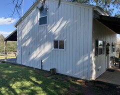 Koko talo/asunto Newly Renovated Cottage On Private Texas Ranch (Cat Spring, Amerikan Yhdysvallat)