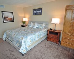 Hele huset/lejligheden Oceanfront Newly Renovated! Walk To Beach Bars, Restaurant, Grocery & More (North Myrtle Beach, USA)