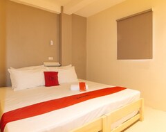 Khách sạn Reddooorz @ Laiya Vivo Hotel Batangas (Batangas City, Philippines)