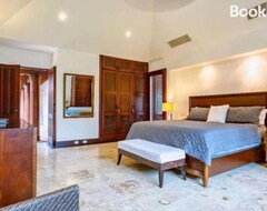 Tüm Ev/Apart Daire Beautiful And Comfortable Four Bedroom Villa (Bonao, Dominik Cumhuriyeti)