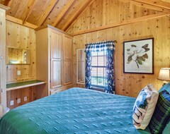 Toàn bộ căn nhà/căn hộ Cozy Dillard Cabin W/ Mountain Views & Pool Access (Dillard, Hoa Kỳ)