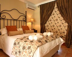 Khách sạn Hotel Latreuo Guest House (Welgemoed, Nam Phi)