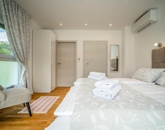 Toàn bộ căn nhà/căn hộ Villa Jozsi - Four Bedroom Villa, Sleeps 8 (Sveti Ilija, Croatia)