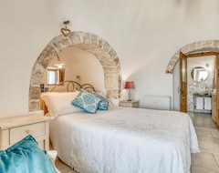 Bed & Breakfast Trulli Terra Magica (Putignano, Italy)