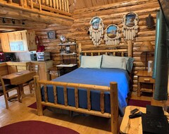 Tüm Ev/Apart Daire Sha Bear Cabin, On The Yaak River~quiet, Romantic Cabin Sleeps Up To 4 (Troy, ABD)