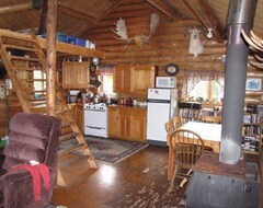 Entire House / Apartment Off The Gird Lodge Living -fly In Only- Sleeps 6 (Skwentna, USA)