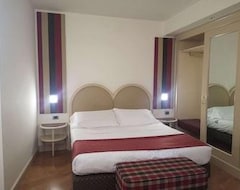 Khách sạn Centrale (Riva del Garda, Ý)