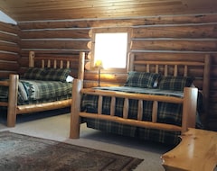 Toàn bộ căn nhà/căn hộ Peaceful & Quiet 2q Log Cabin W 3/4 Bath And Kitchenette (Rigby, Hoa Kỳ)