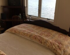 Hotel Chateau Du Lac Bed And Breakfest Full With Lake View (Richfield Springs, Sjedinjene Američke Države)