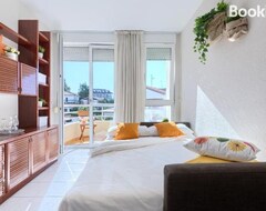 Tüm Ev/Apart Daire Piso De Dos Habitaciones En Playa De Ris- Noja (Noja, İspanya)