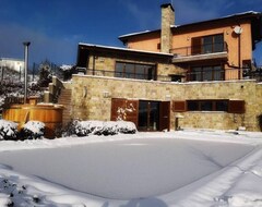 Koko talo/asunto Villa Horizont Breakfastpoolsaunajacuzzi (Ihtiman, Bulgaria)