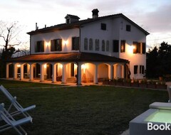 Casa rural ColmarinoHouse (Serra San Quirico, Ý)