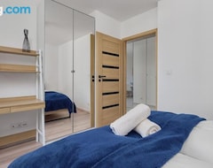 Tüm Ev/Apart Daire City Center Mirrors Apartment With Parking By Renters (Wrocław, Polonya)