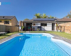 Tüm Ev/Apart Daire Spacious House With Pool - 5 Min Walk To Lake (Gorokan, Avustralya)