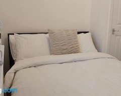 Entire House / Apartment Flat 7 - Newly Renovated (Portsmouth, United Kingdom)
