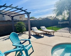Cijela kuća/apartman Modern, Spacious Oasis W/ Pool! (Tucson, Sjedinjene Američke Države)