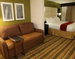 Holiday Inn Express & Suites - Huntsville Airport, an IHG Hotel (Madison, USA)