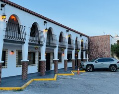 Hotel & Suites Hacienda Santa Maria (Nuevo Laredo, Meksiko)