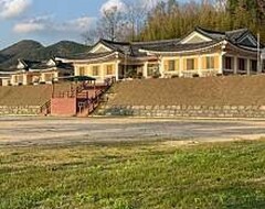 Nhà trọ Jangseong Sunrise Village Pension (Jangseong, Hàn Quốc)