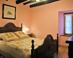 Hotelli Casa Navarlaz For 13 People (Luzaide, Espanja)