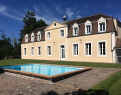 Tüm Ev/Apart Daire Château De Montboulon Cottage With Swimming Pool (Perrigny, Fransa)