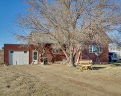 Entire House / Apartment New! Charming ‘corral Creek Ranch House’ In Circle (Circle, USA)