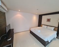 Hotel The Baycliff Residences (Patong Beach, Thailand)