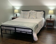 Koko talo/asunto Convenient And Local Vrbo Escape With 4 Bedrooms - 2 Baths Awaits Your Getaway (Scottsville, Amerikan Yhdysvallat)